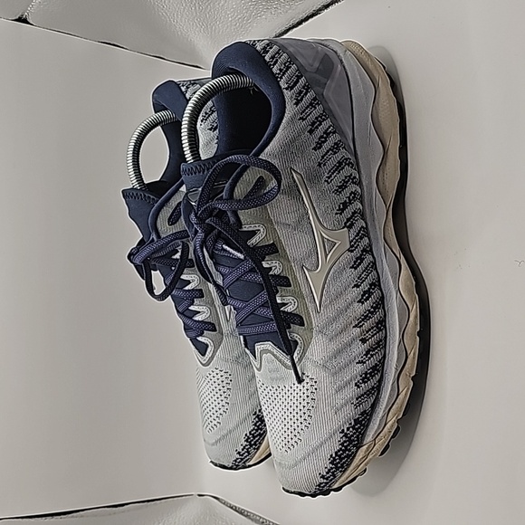 MIZUNO Wave Sky 4 Waveknit Enerzy XPOP Womens Size 11 Shoes Gray Blue - Picture 2 of 9
